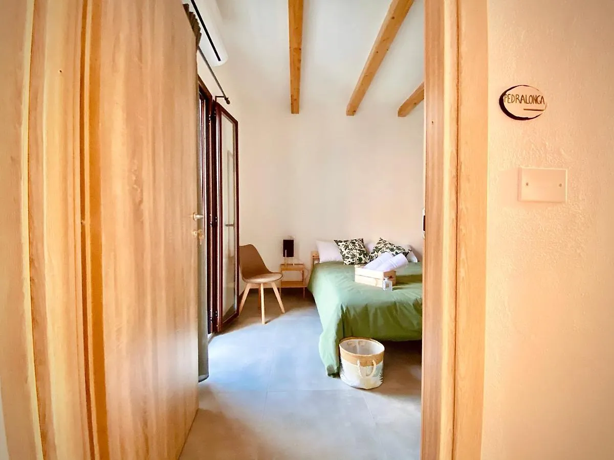 Bedandclimbing Otel Baunei Konukevi