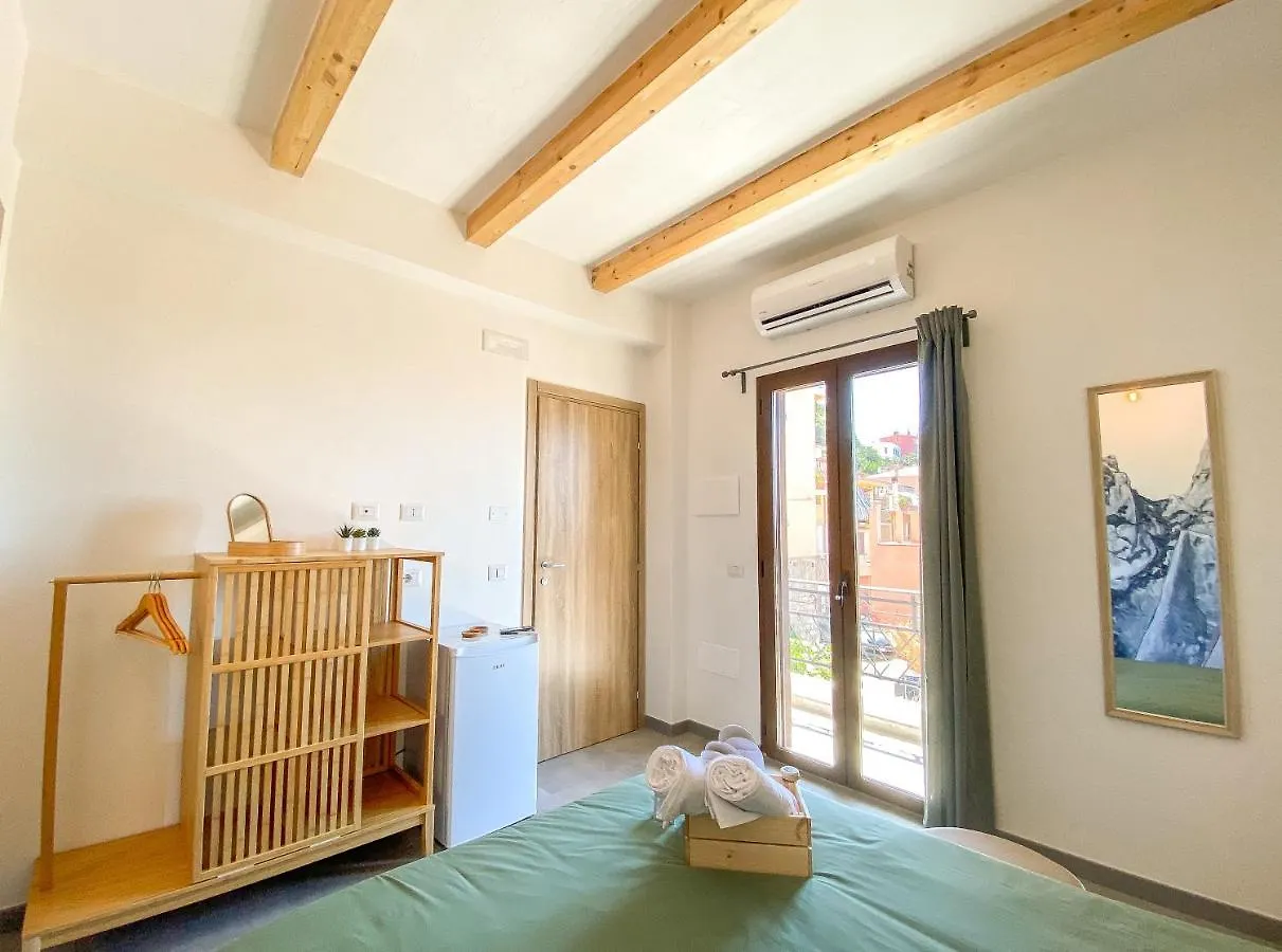 Konukevi Bedandclimbing Otel Baunei İtalya